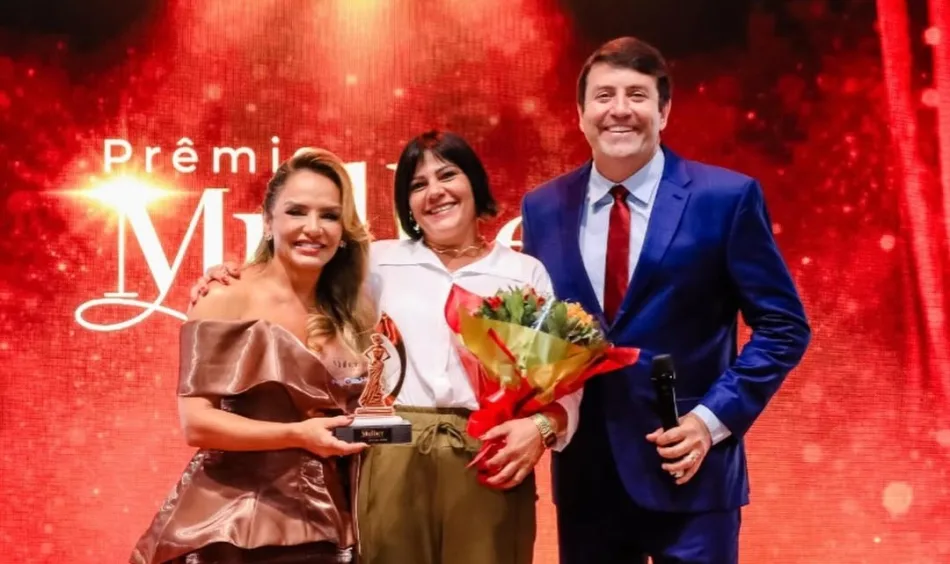 Elvis Cezar homenageia mulheres no Prêmio Mulher Inspiração 2026 em Santana de Parnaíba