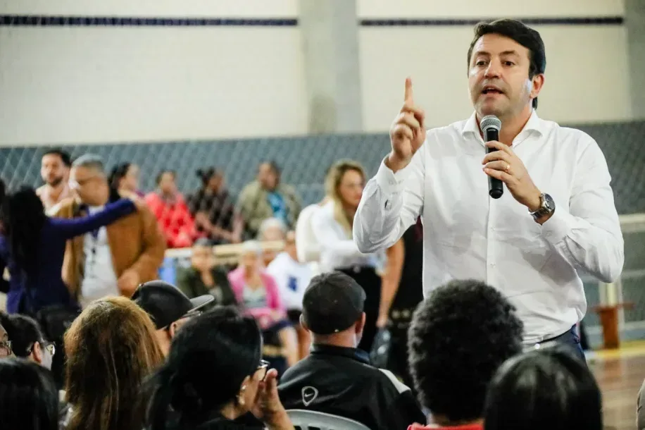 Ratinho elogia gestão de Elvis Cezar e destaca projeto de alimentação escolar em Santana de Parnaíba